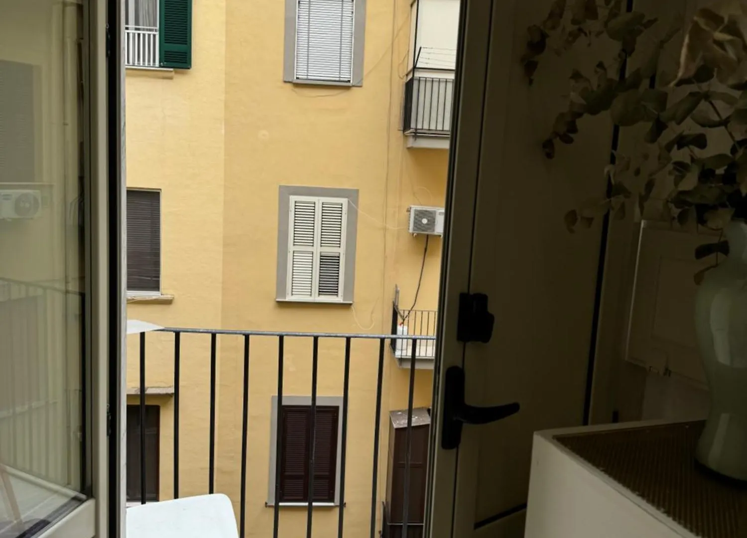 Birooms Naples